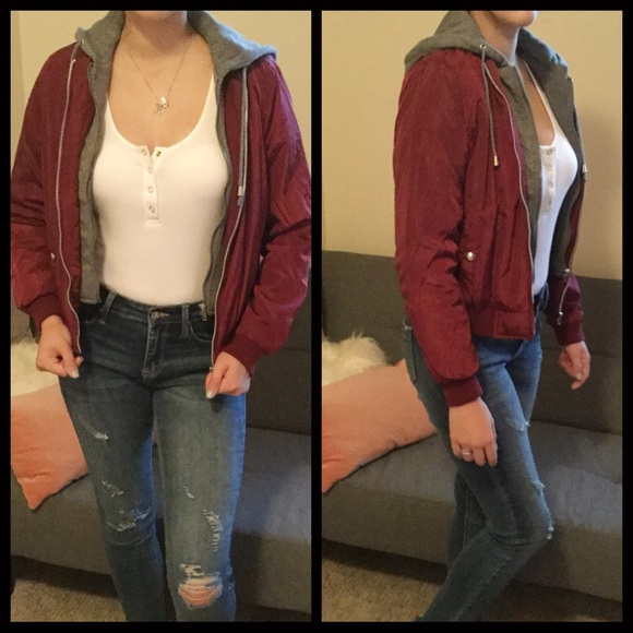 70% CLEARANCE ‼️Layered Burgundy Bomber - Picture 4 of 4